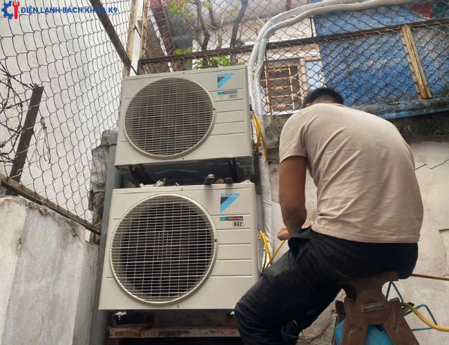 quy trình thực hiện kiểm tra gas điều hòa trước khi vệ sinh tại Thanh Xuân